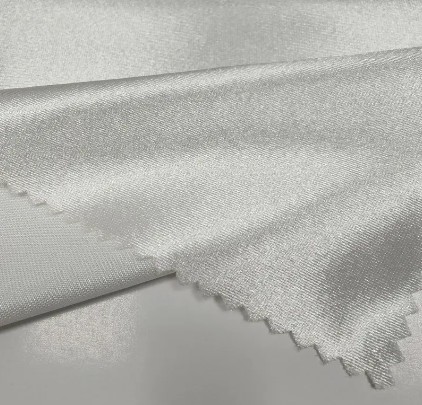 Which fabrics have a protective effect on people?